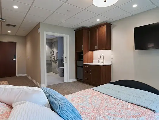 highlands-wyomissing-nursing-care-room-square-1